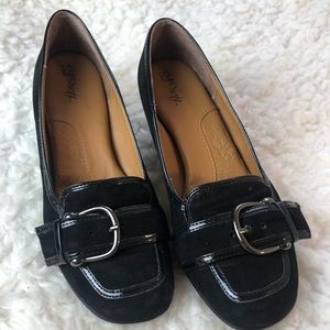 Black velvet Euro soft by sofft size 8